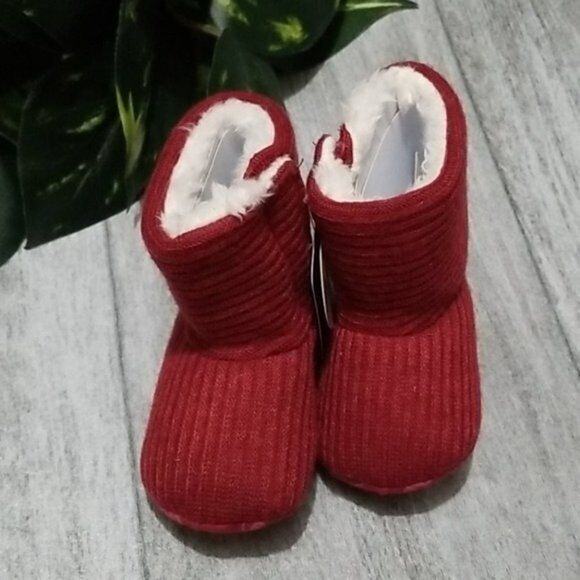 MYGGPP Red Nnit Faux Fur Baby Booties NEW Infant 0-6 Months - Picture 2 of 10